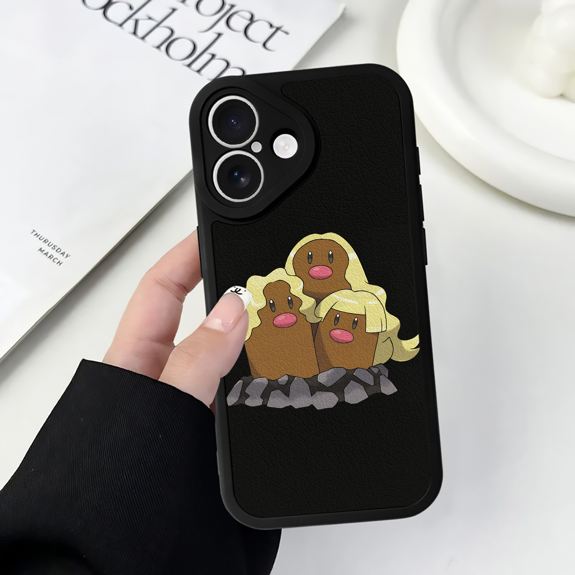 （画像用） ポケットモンスター Pokémon 【iPhone 16シリーズ対応】シリコンスマホケース（レザー調） 材質：シリコン